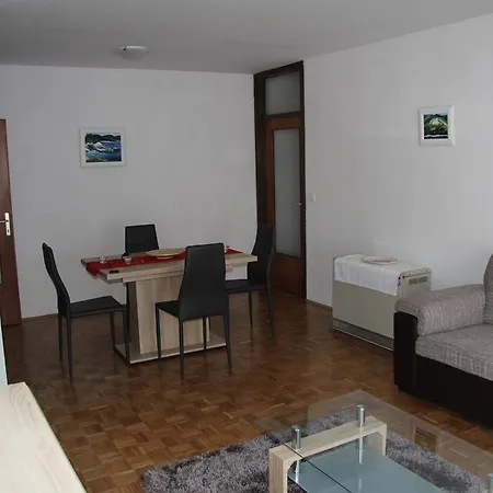 Apartment Arena Center *
