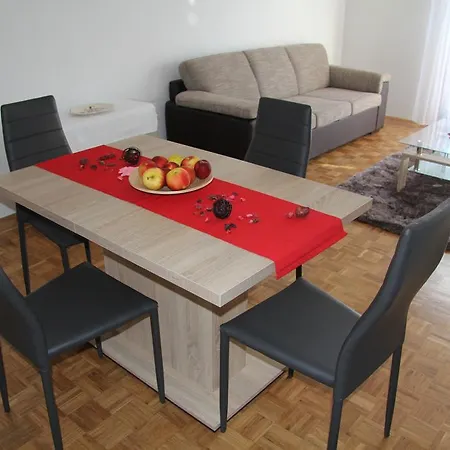 Apartment Arena Center *